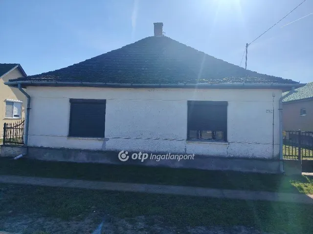 Eladó ház Kölcse 70 nm