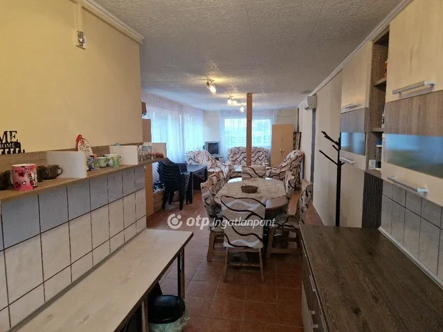 Eladó üdülő és hétvégi ház Levelek 150 nm