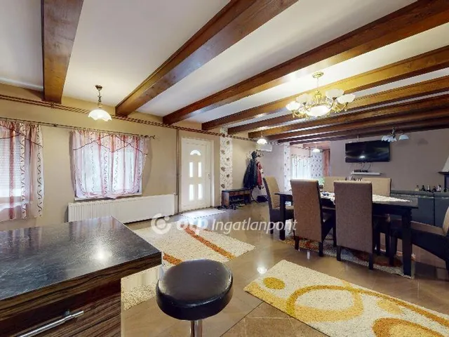 Eladó ház Tiszakóród 185 nm