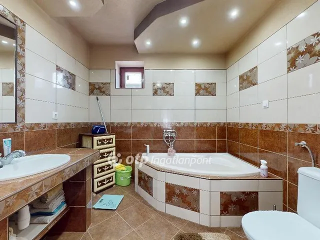 Eladó ház Tiszakóród 185 nm