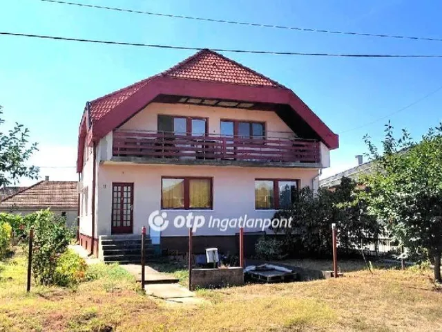 Eladó ház Levelek 220 nm