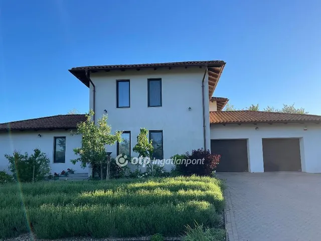 Eladó ház Nyírpazony 236 nm