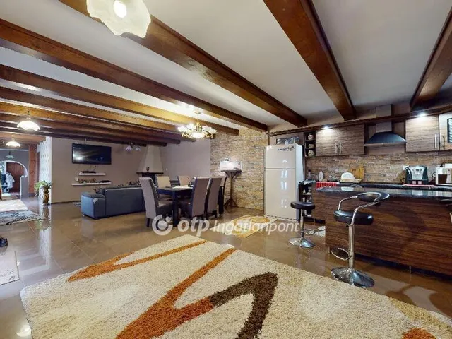 Eladó ház Tiszakóród 185 nm