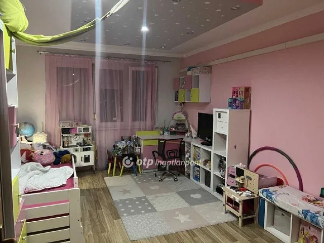 Eladó lakás Záhony 71 nm