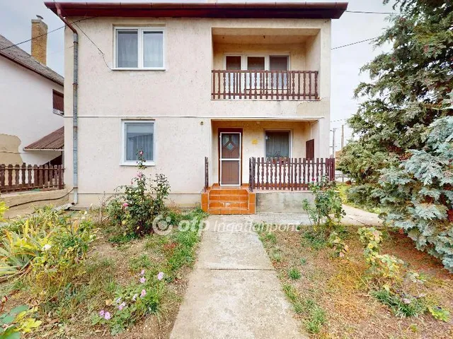 Eladó ház Tiszavasvári 180 nm