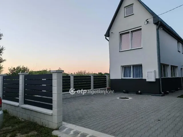 Eladó nyaraló Levelek 150 nm