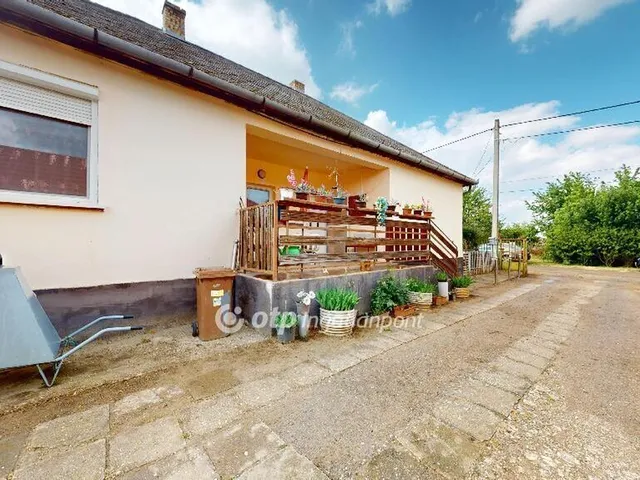Eladó ház Gávavencsellő 110 nm