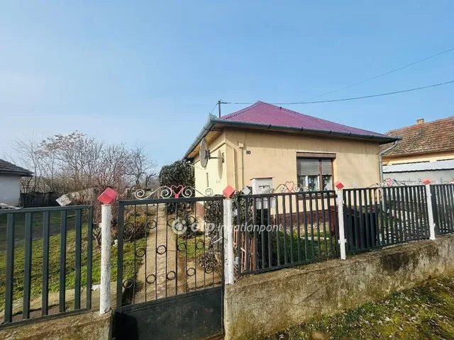 Eladó ház Buj 52 nm