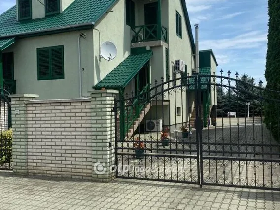 Eladó ház Ajak 149 nm