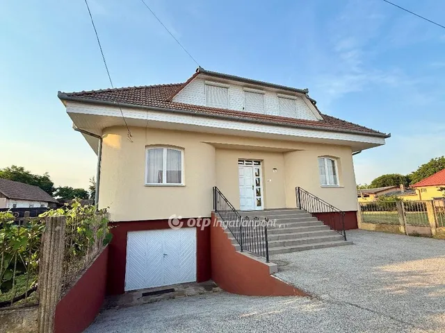 Eladó ház Kálmánháza 225 nm