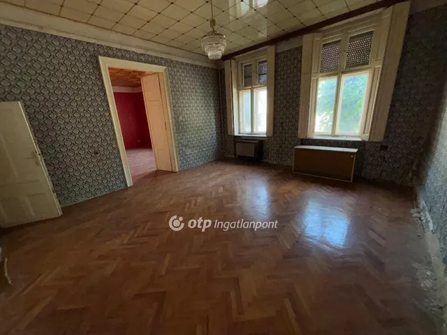Eladó lakás Kisvárda 215 nm