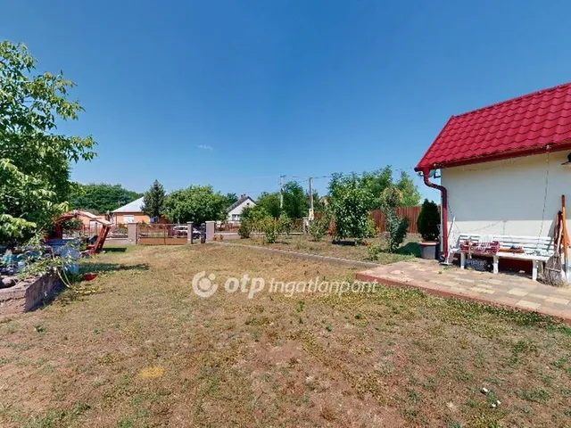 Eladó kereskedelmi és ipari ingatlan Balkány 24 nm