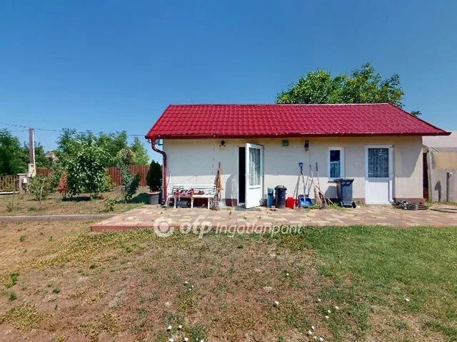 Eladó kereskedelmi és ipari ingatlan Balkány 24 nm