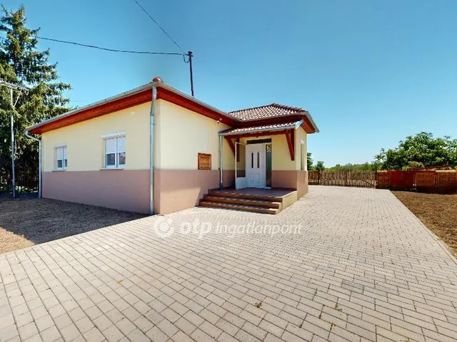 Eladó ház Ököritófülpös 120 nm