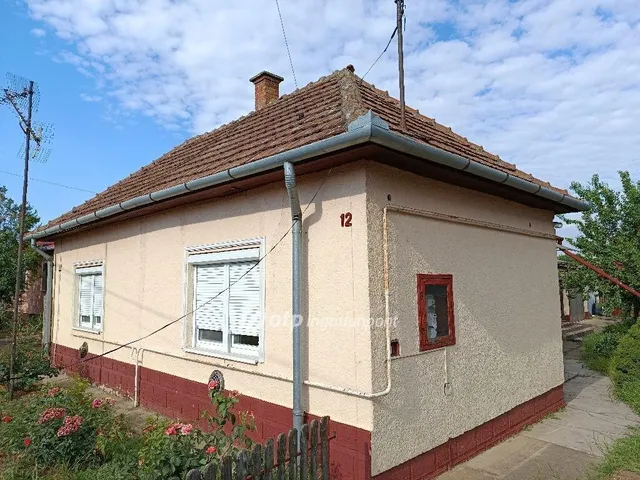 Eladó ház Hajdúhadház 90 nm