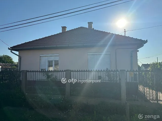 Eladó ház Kántorjánosi 105 nm