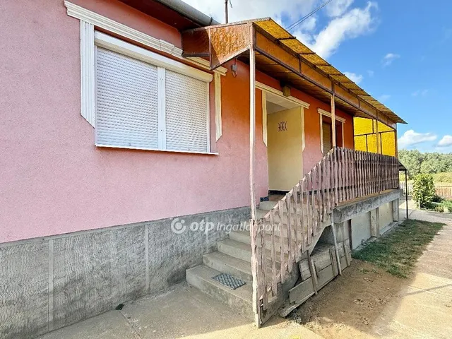 Eladó ház Tiszakanyár 140 nm