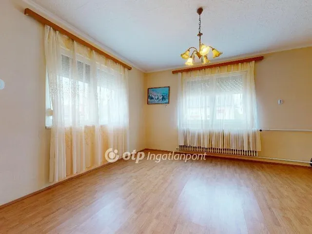 Eladó ház Tiszakanyár 140 nm