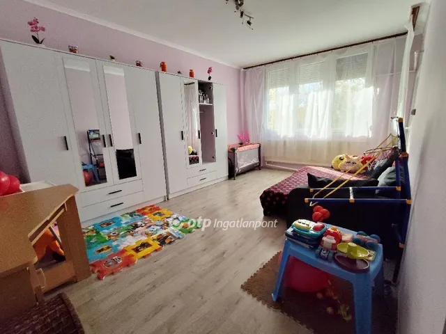Eladó lakás Téglás 57 nm