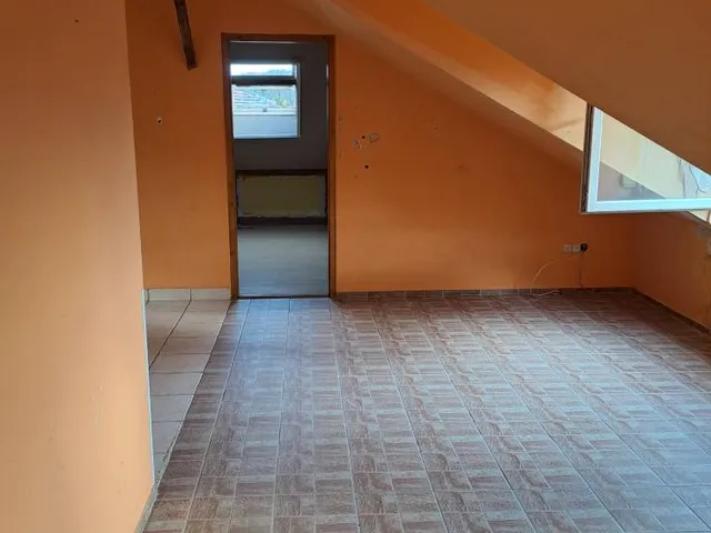 Eladó lakás Komló, Kökönyös 52 nm