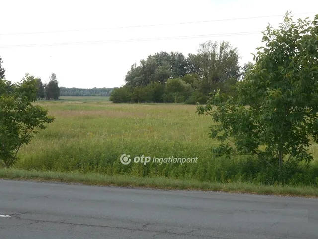 Eladó kereskedelmi és ipari ingatlan Balatonkeresztúr 29271 nm