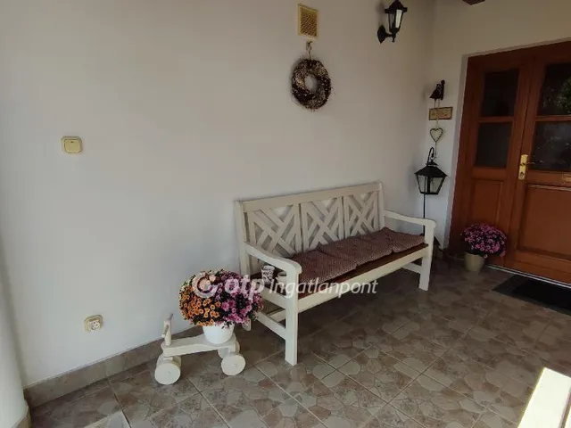 Eladó ház Balatonberény 231 nm