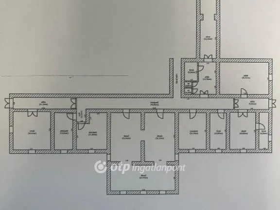 Eladó kereskedelmi és ipari ingatlan Gödre 1067 nm