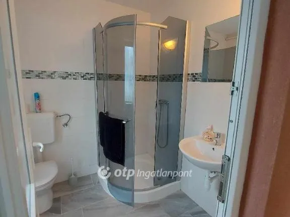 Eladó kereskedelmi és ipari ingatlan Dávod 250 nm