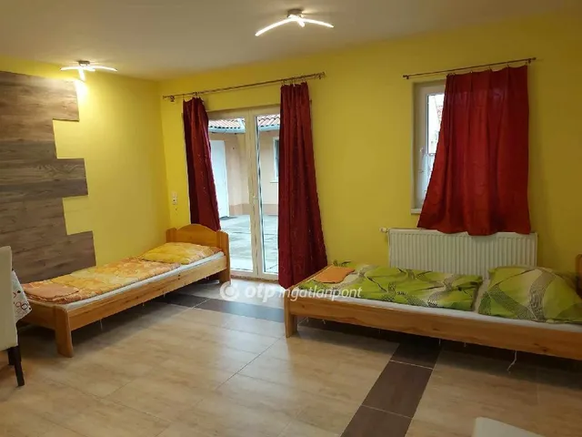 Eladó kereskedelmi és ipari ingatlan Dávod 250 nm