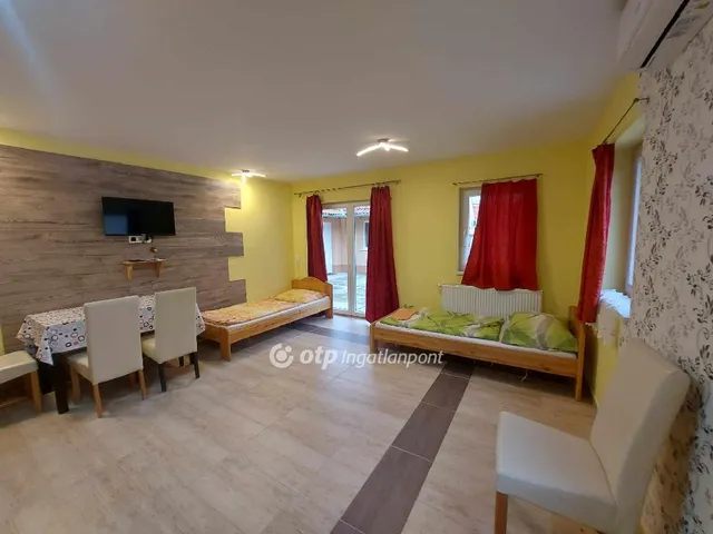 Eladó kereskedelmi és ipari ingatlan Dávod 250 nm