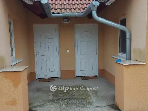 Eladó kereskedelmi és ipari ingatlan Dávod 250 nm