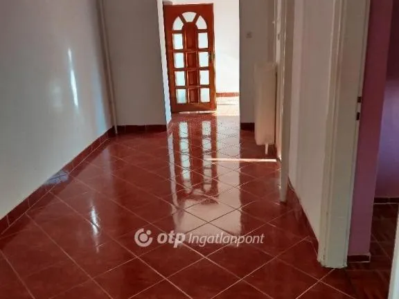 Eladó ház Komló 120 nm