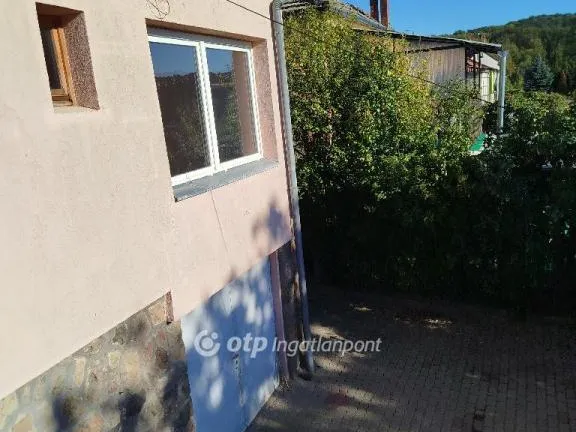Eladó ház Komló 120 nm