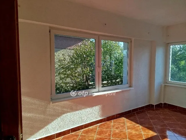 Eladó ház Komló 120 nm
