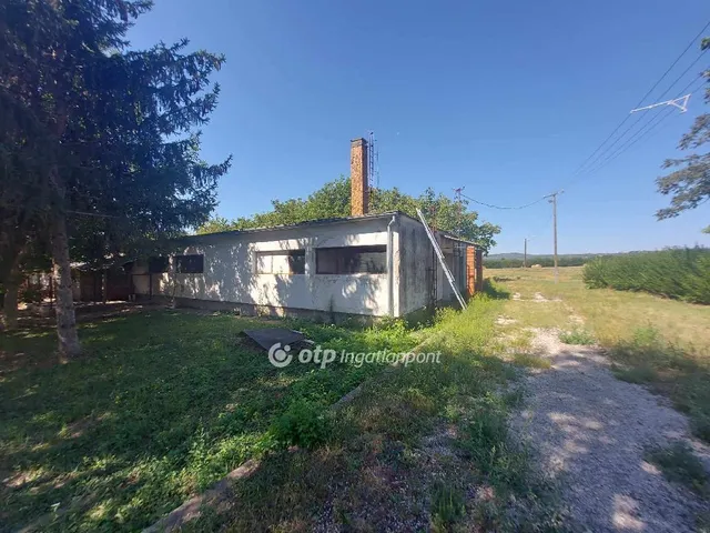 Eladó mezőgazdasági ingatlan Kisharsány 3499 nm