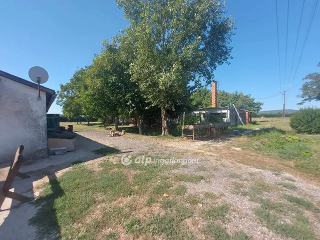 Eladó mezőgazdasági ingatlan Kisharsány 3499 nm