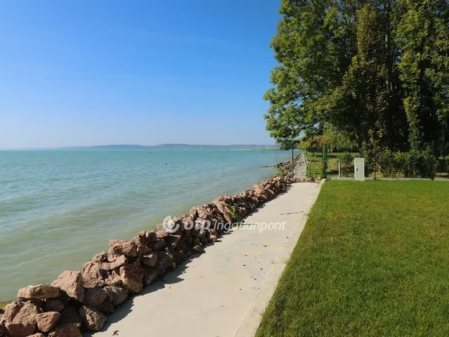 Eladó lakás Balatonakarattya 62 nm