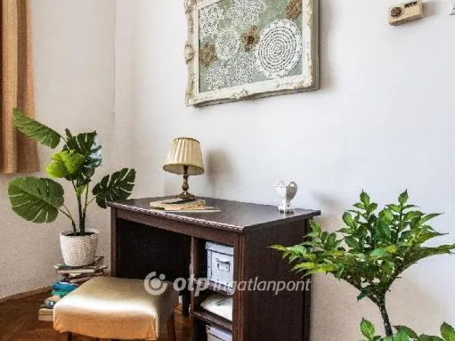 Eladó lakás Komló 98 nm