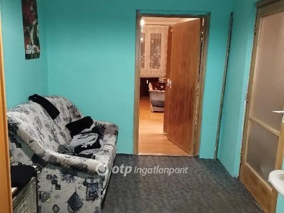 Eladó lakás Komló 64 nm