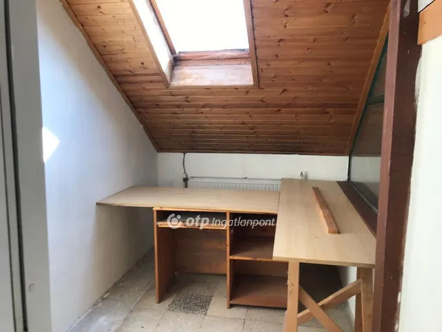 Kiadó kereskedelmi és ipari ingatlan Komló 342 nm