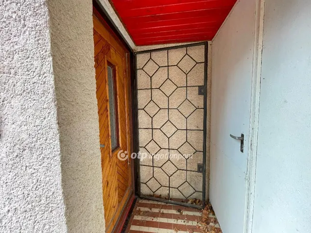 Eladó ház Komló 43 nm