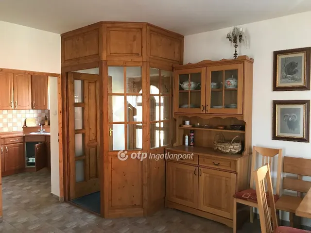 Eladó üdülő és hétvégi ház Komló 240 nm