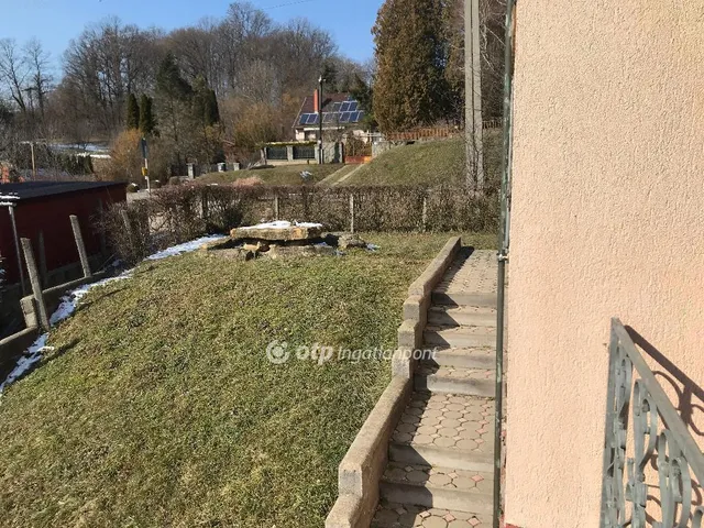 Eladó üdülő és hétvégi ház Komló 240 nm