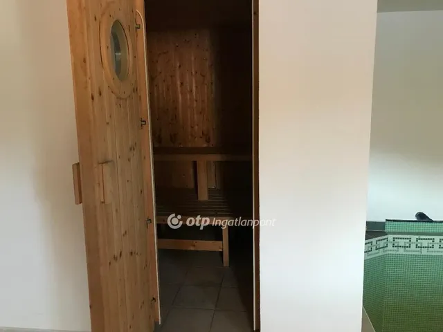 Eladó üdülő és hétvégi ház Komló 240 nm