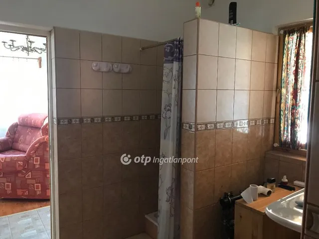 Eladó üdülő és hétvégi ház Komló 240 nm