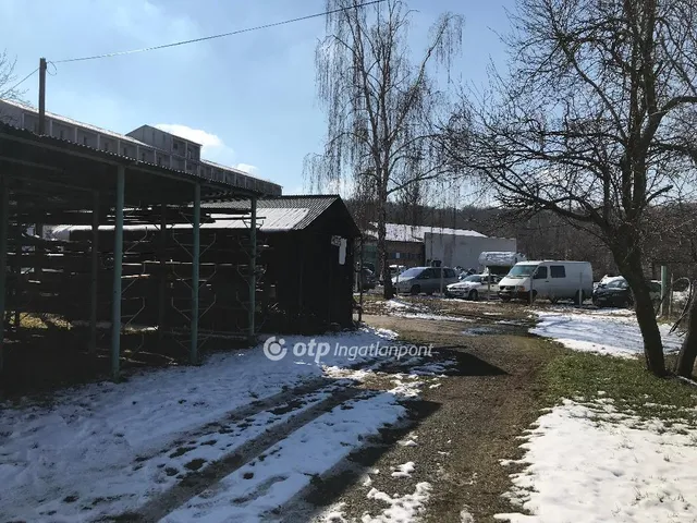 Eladó kereskedelmi és ipari ingatlan Komló 343 nm