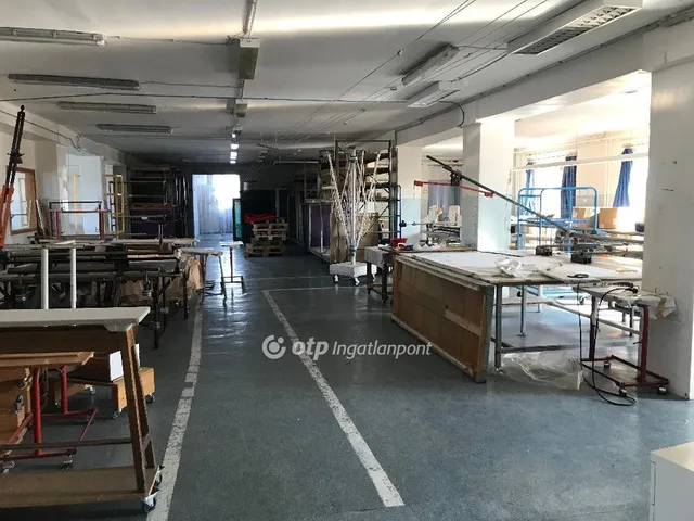 Eladó kereskedelmi és ipari ingatlan Komló 4000 nm