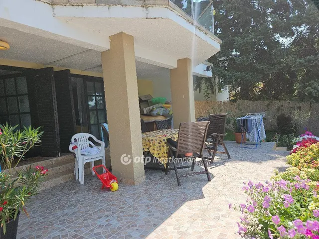 Eladó üdülő és hétvégi ház Balatonakarattya 142 nm