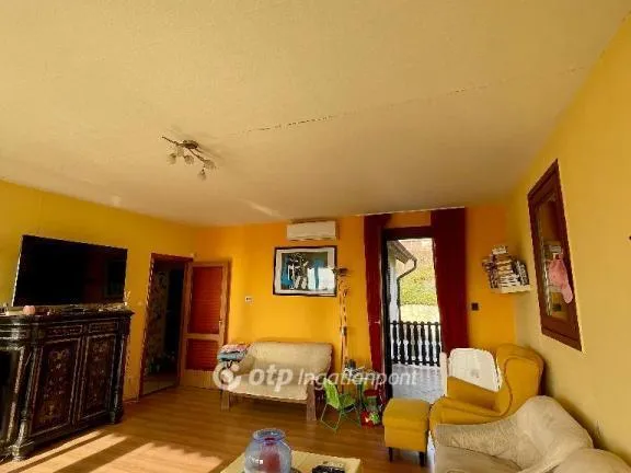 Eladó üdülő és hétvégi ház Balatonakarattya 142 nm