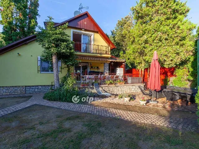 Eladó ház Balatonakarattya 117 nm